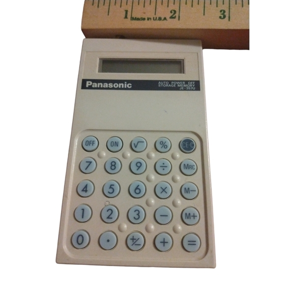Vintage Panasonic Calculator Functional Model JE-3570 Old School Compact 4 x 2.5 - Picture 7 of 7